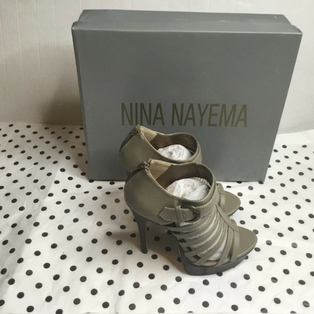 Nina Nayema Womens Gray Buckle Back Zipper Casual